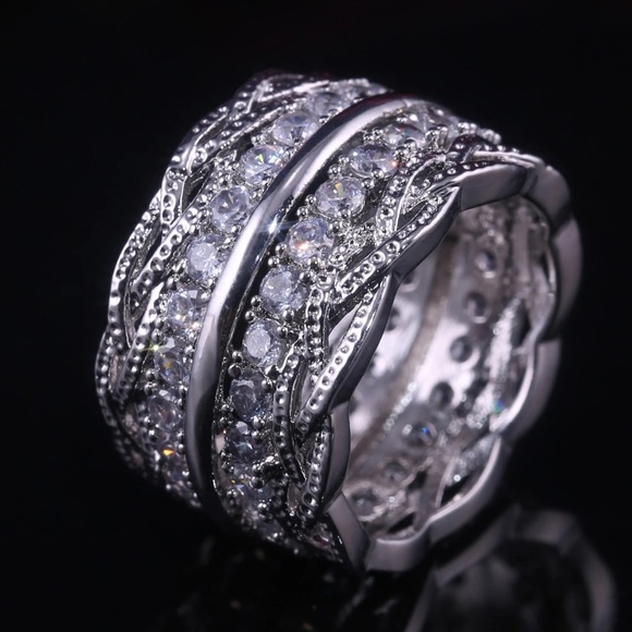 New  Luxury 925 Sterling Silver Diamonds Ring - Picture 3 of 6